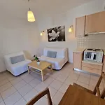 Apartment Karaoulanis *