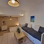 Karaoulanis Apartamento *