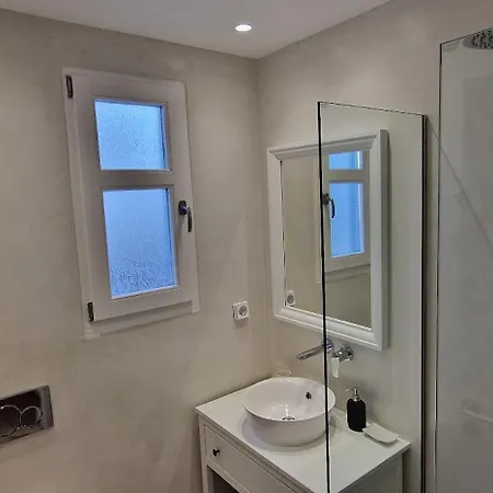 Apartment Karaoulanis Andros Town