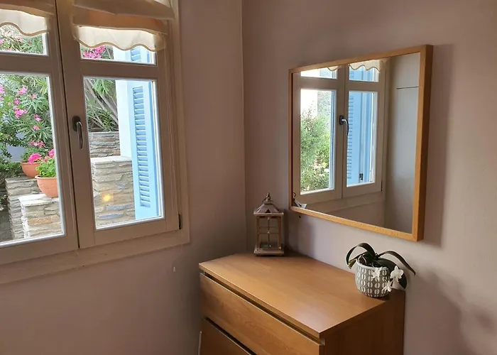 Karaoulanis アパート Ándros